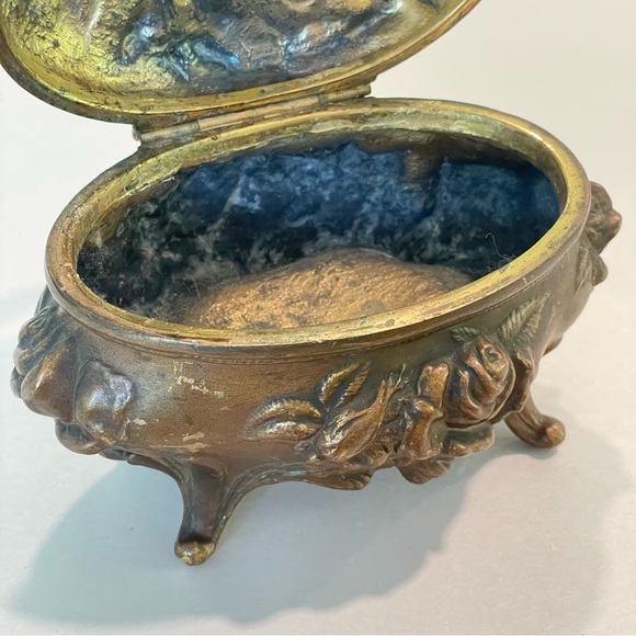Antique Art Nouveau Brainard & Wilson Gold Tone Metal Jewelry Box Roses Floral - Picture 8 of 12